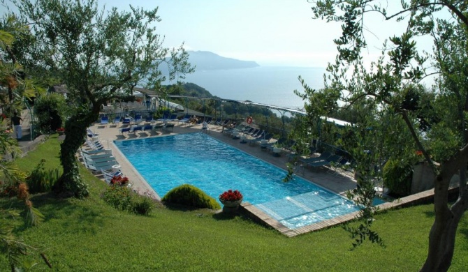Termini-Sant'Agata Apartment Sleeps 2 Pool Air Con