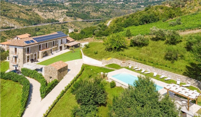 Eight-Bedroom Holiday Home in Torchiara