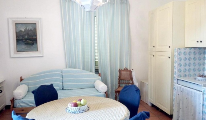 One bedroom appartement with sea view enclosed garden and wifi at Torre del Greco 6 km away from the beach