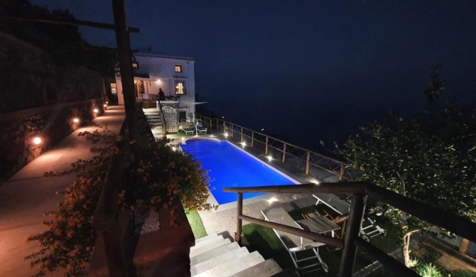 Villa Sunrise. Pool and seaview in Amalfi Coast