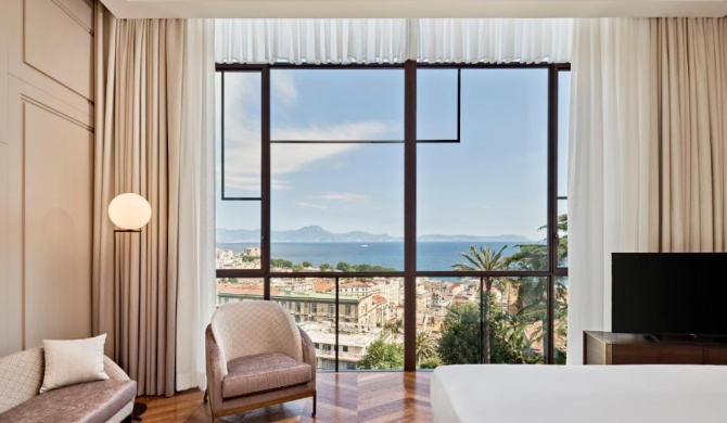 The Britannique Hotel Naples, Curio Collection By Hilton