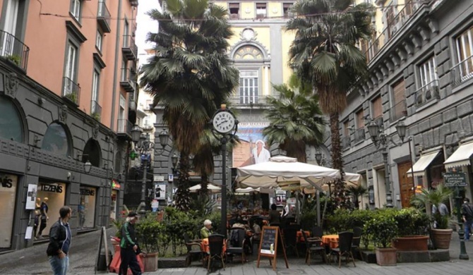 Casa Napoli Centro Carmen e Sara