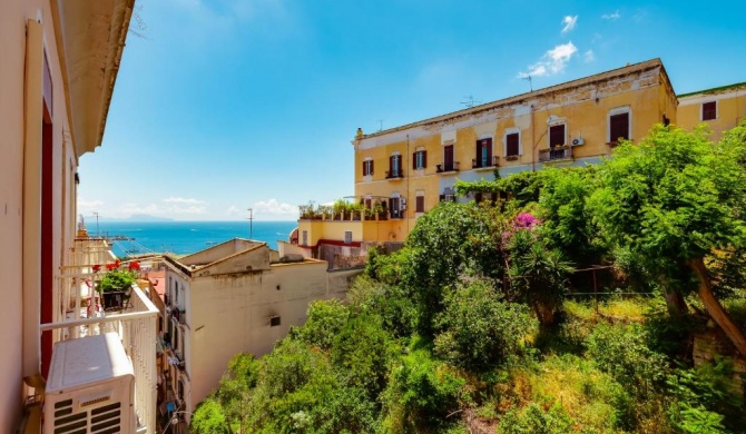 Gradoni - Panoramic flat on the steps by Napoliapartments