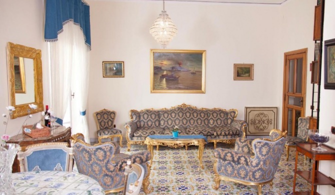 Maman Suite, city center near Molo Beverello