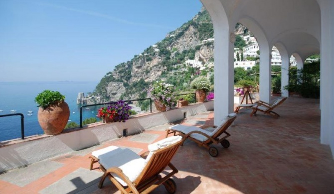 Positano Villa Sleeps 6