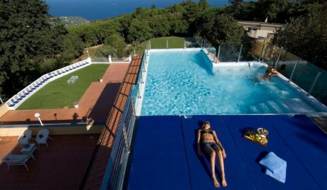 Sant'Agata sui Due Golfi Villa Sleeps 10 Pool WiFi